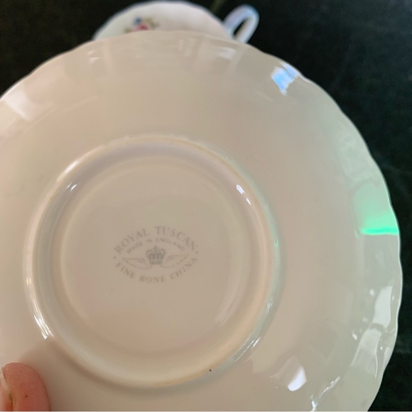 Vintage Royal Tuscan Tea Cup & Saucer. Fine English Bone China - Picture 6 of 7